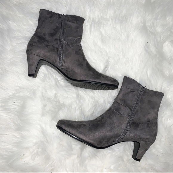 AEROSOLES Shoes - Aerosoles gray suede booties